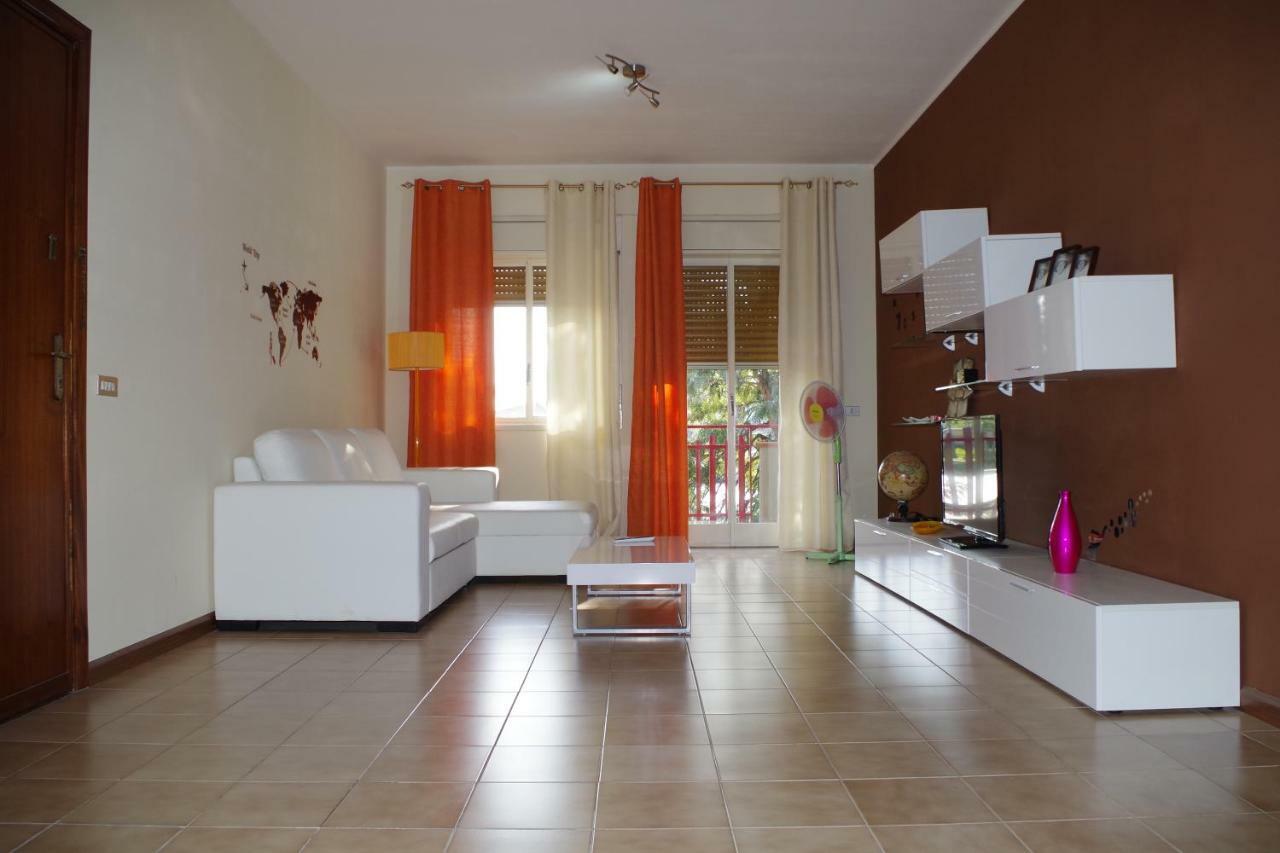 Between Sea And Mountain Apartment San Giovanni La Punta Bagian luar foto